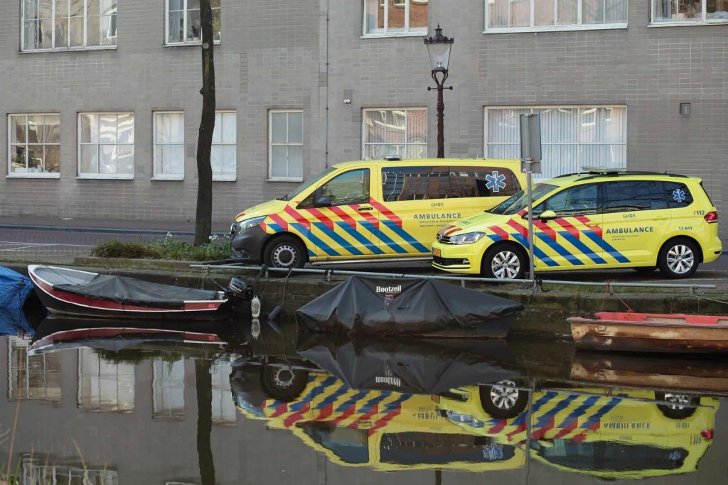 twee ambulances