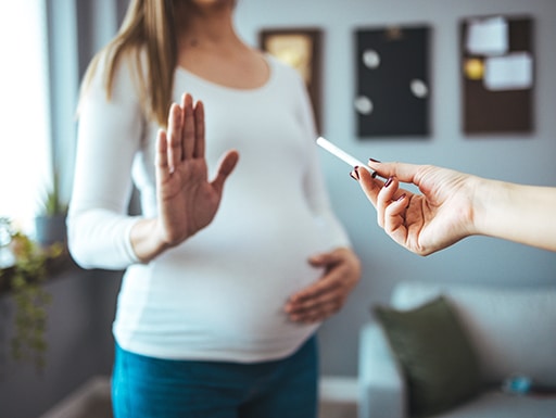 zwangere vrouw weigert sigaret
